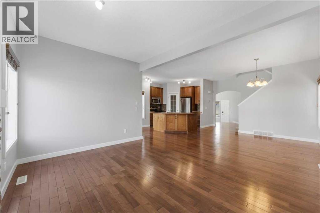 Single Family House for Sale in  Everoak Gardens SW Evergreen Calgary 