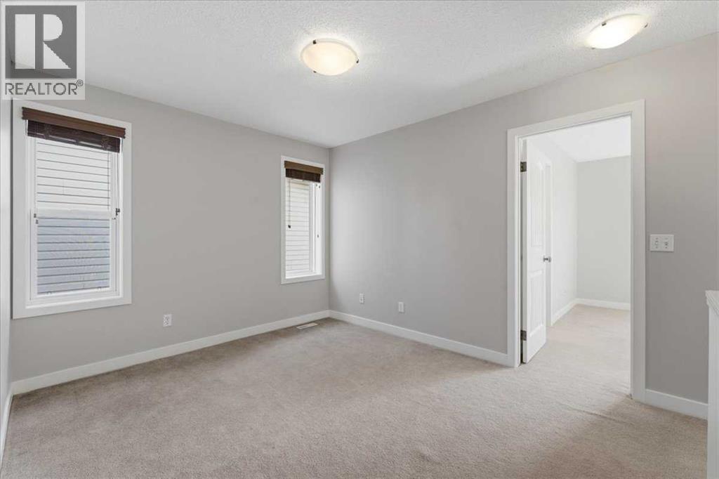 Single Family House for Sale in  Everoak Gardens SW Evergreen Calgary 