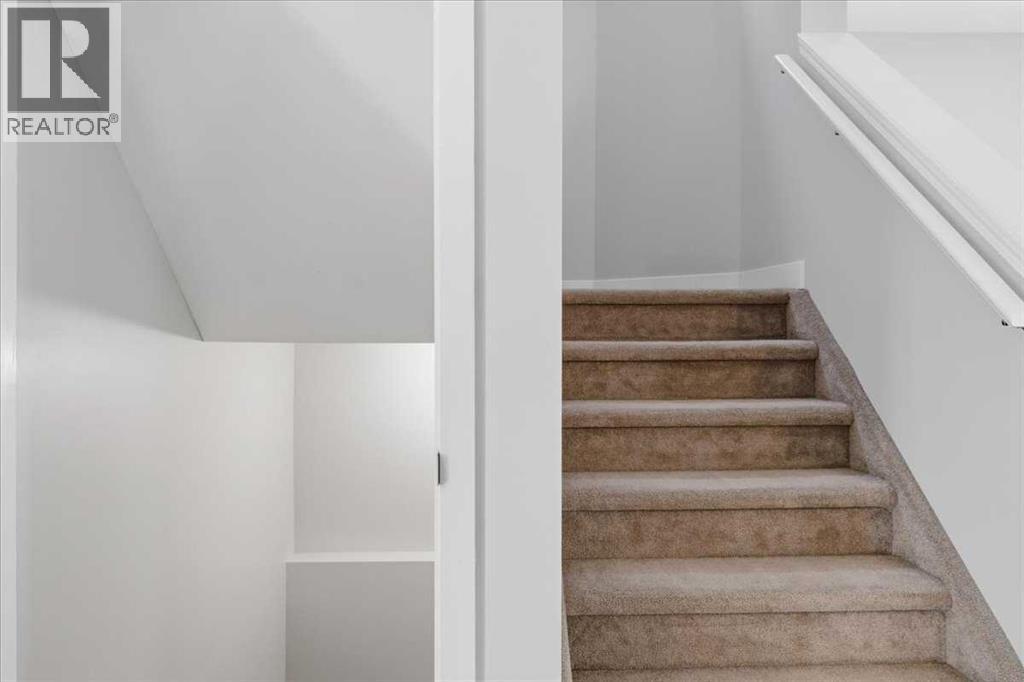 Single Family House for Sale in  Everoak Gardens SW Evergreen Calgary 