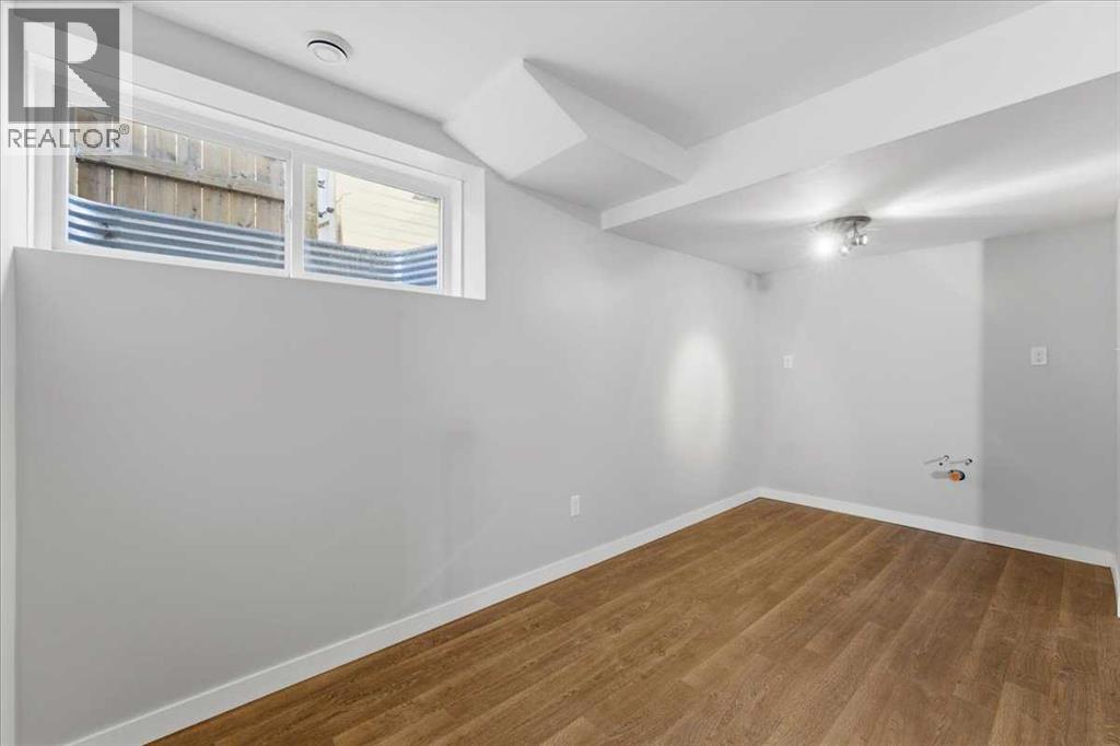 Single Family House for Sale in  Everoak Gardens SW Evergreen Calgary 