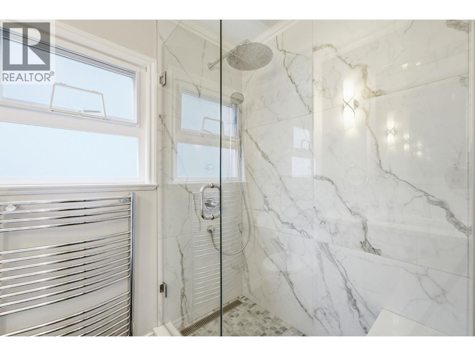 56 SEVENTH AVENUE, New Westminster