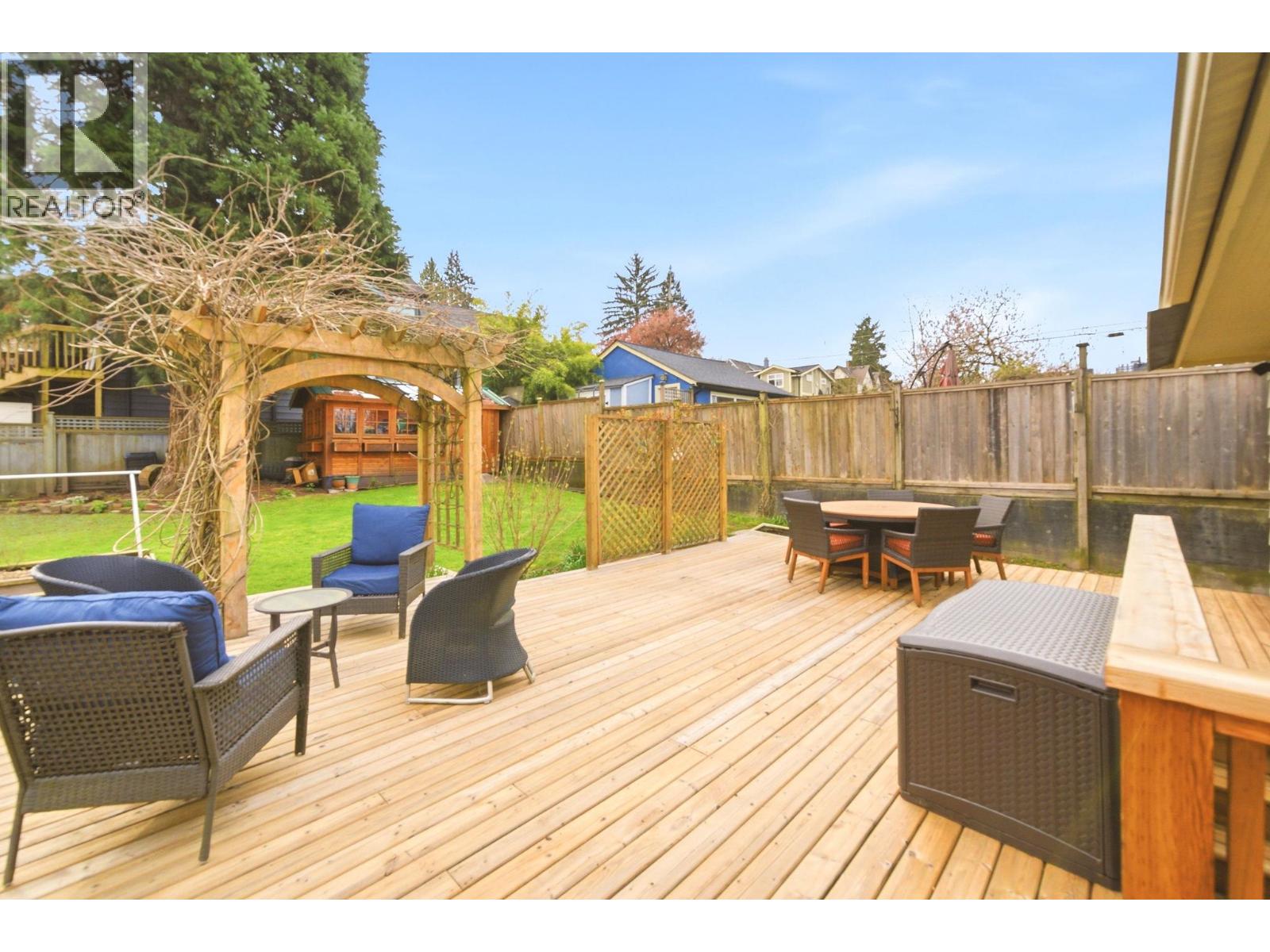 56 SEVENTH AVENUE, New Westminster