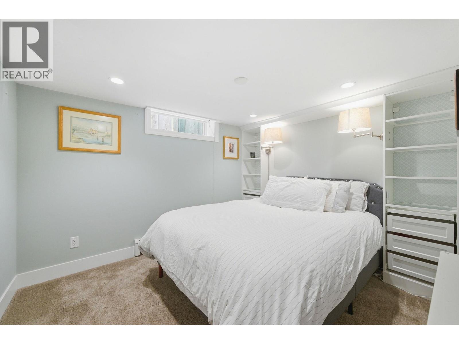 56 SEVENTH AVENUE, New Westminster