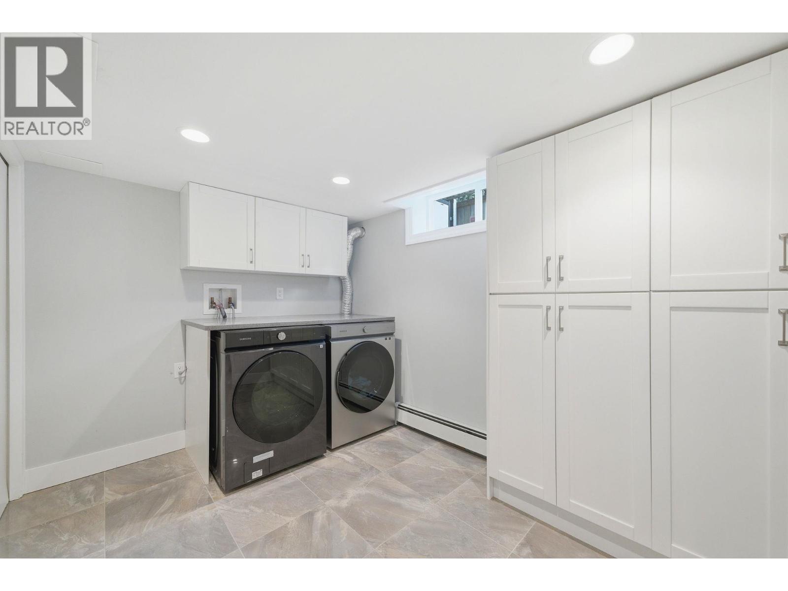 56 SEVENTH AVENUE, New Westminster