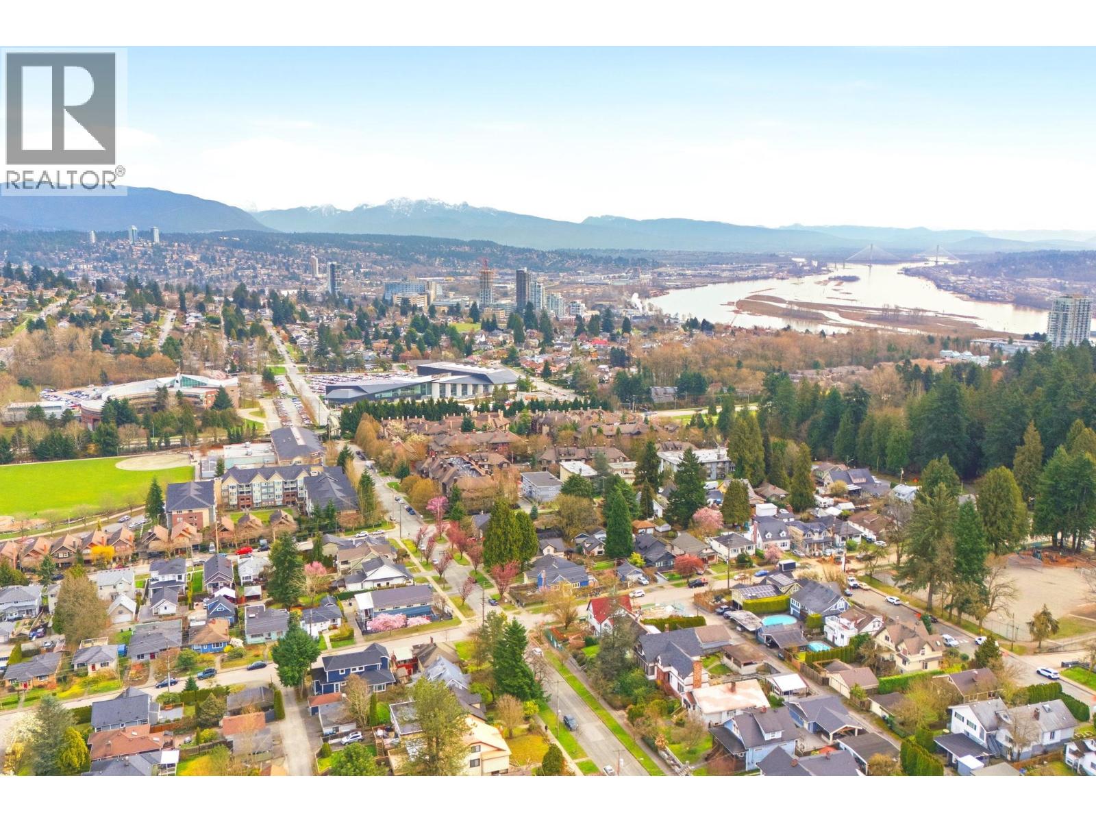 56 SEVENTH AVENUE, New Westminster