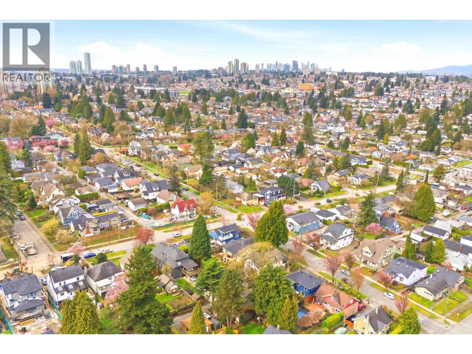 56 SEVENTH AVENUE, New Westminster