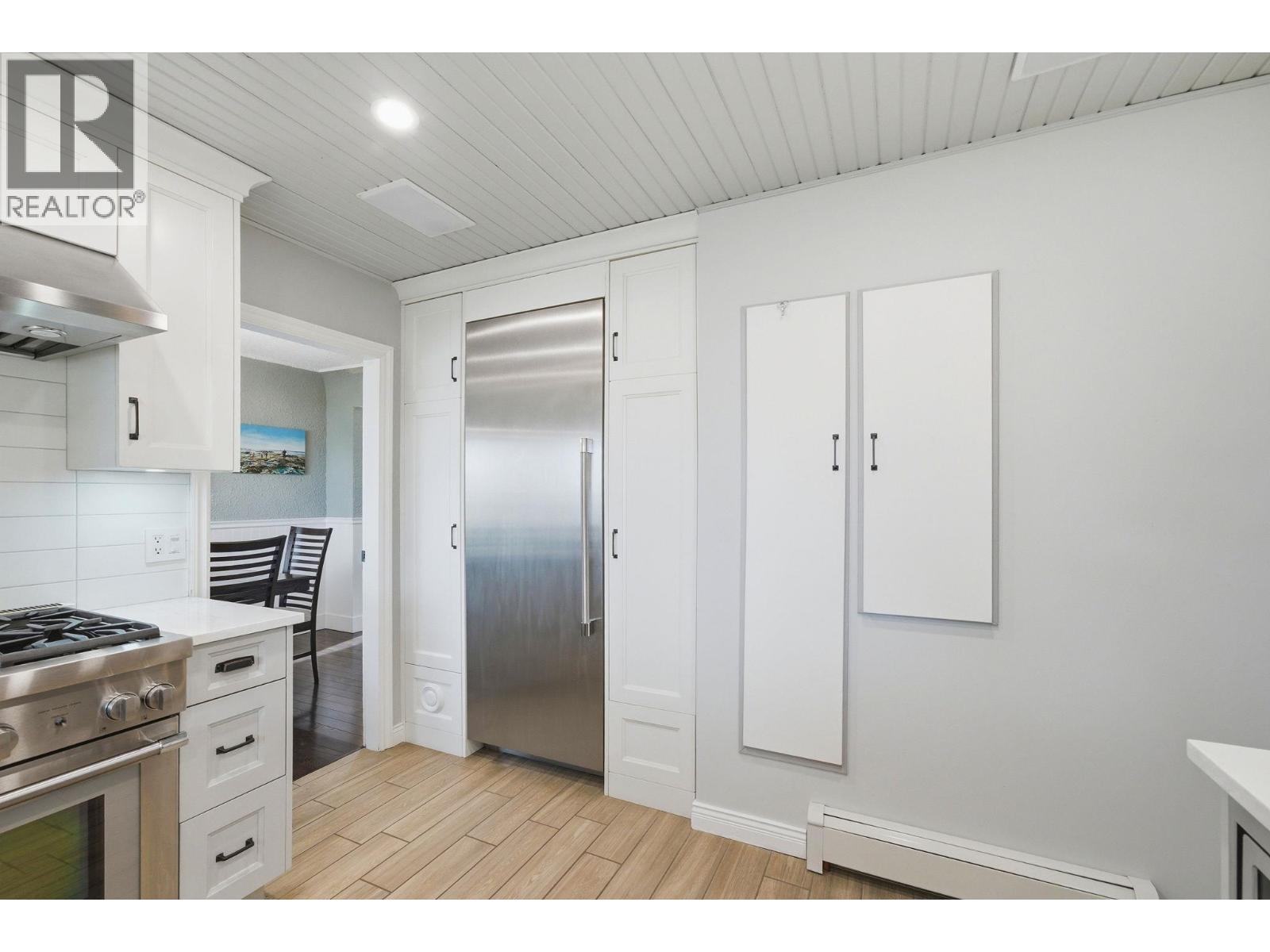 56 SEVENTH AVENUE, New Westminster