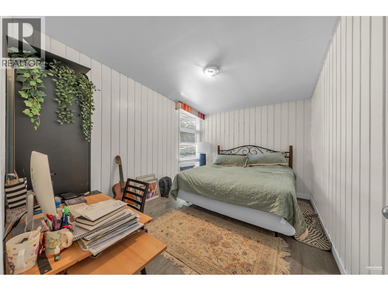 1230 QUEENS AVENUE, West Vancouver