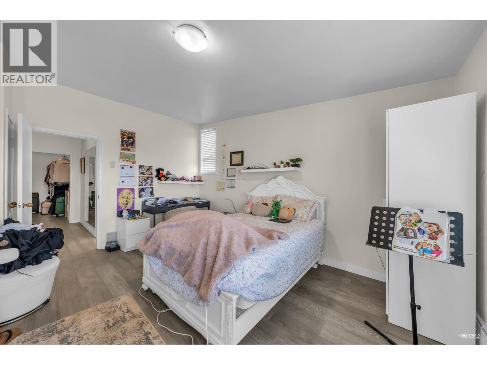 1230 QUEENS AVENUE, West Vancouver