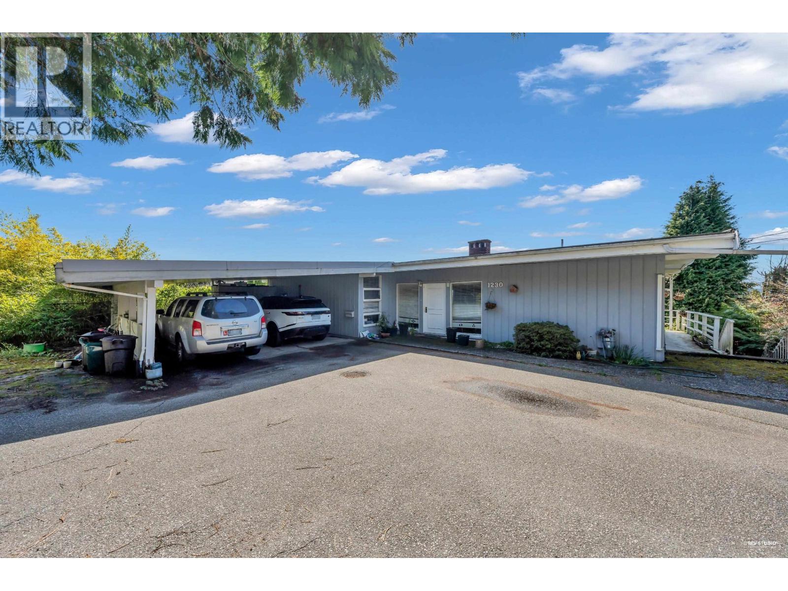 1230 QUEENS AVENUE, West Vancouver