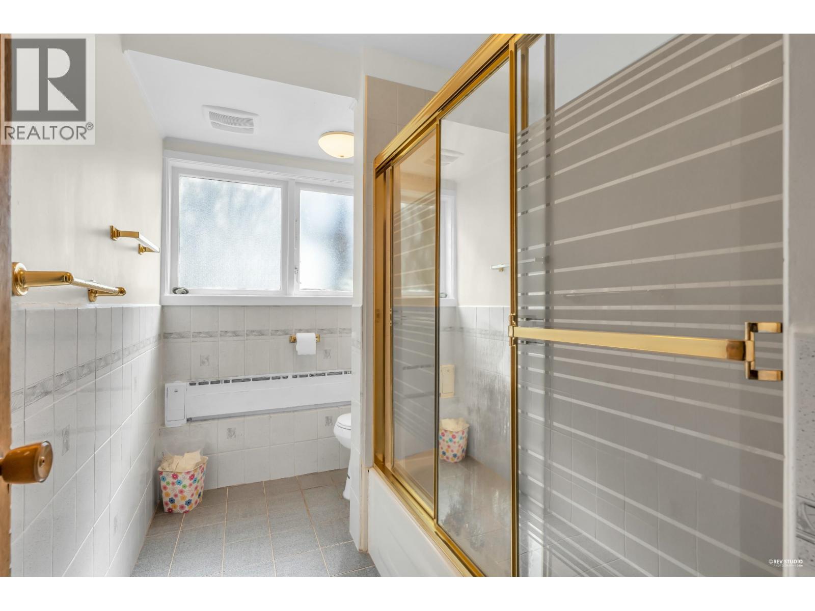 1230 QUEENS AVENUE, West Vancouver