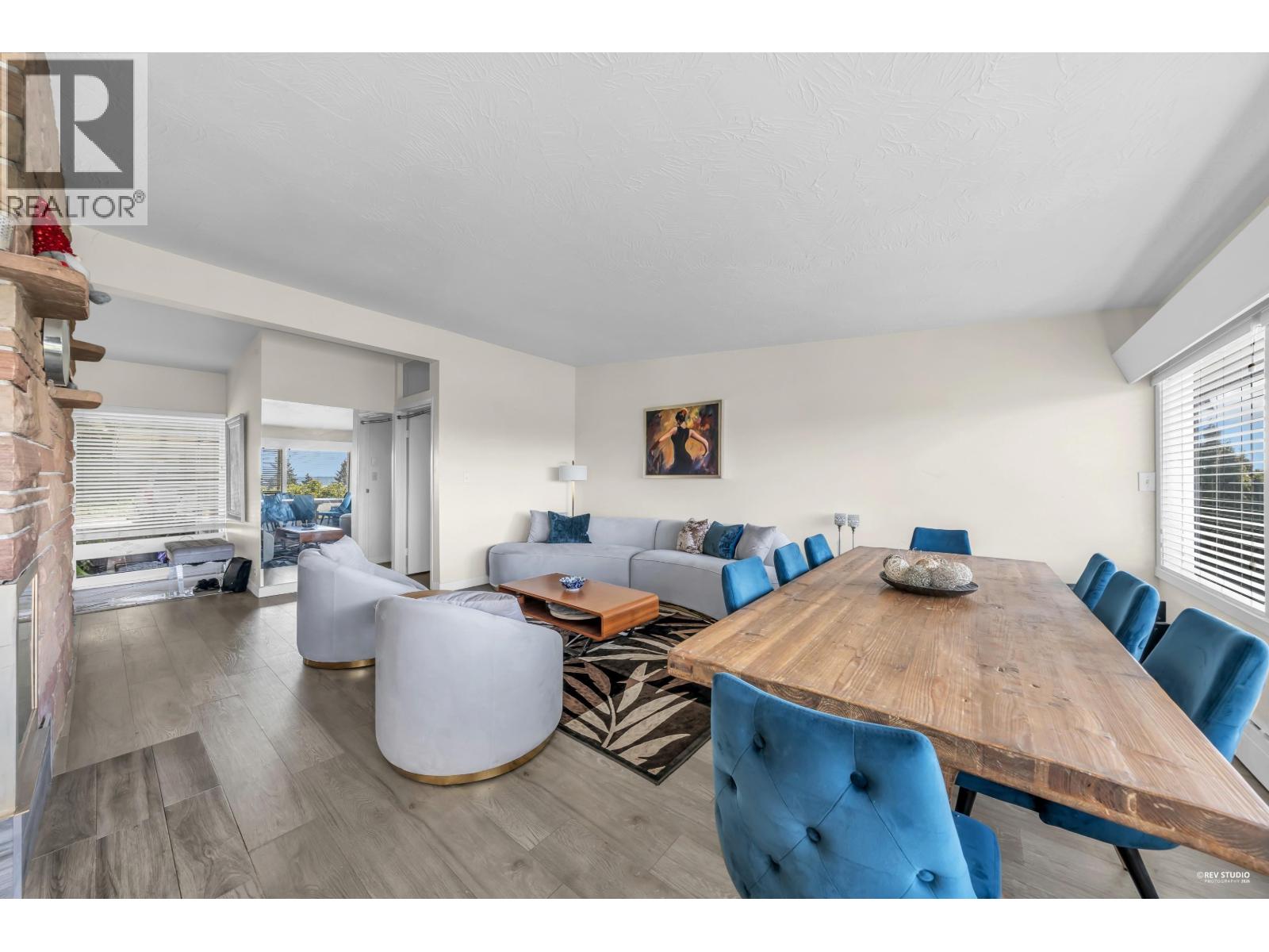 1230 QUEENS AVENUE, West Vancouver