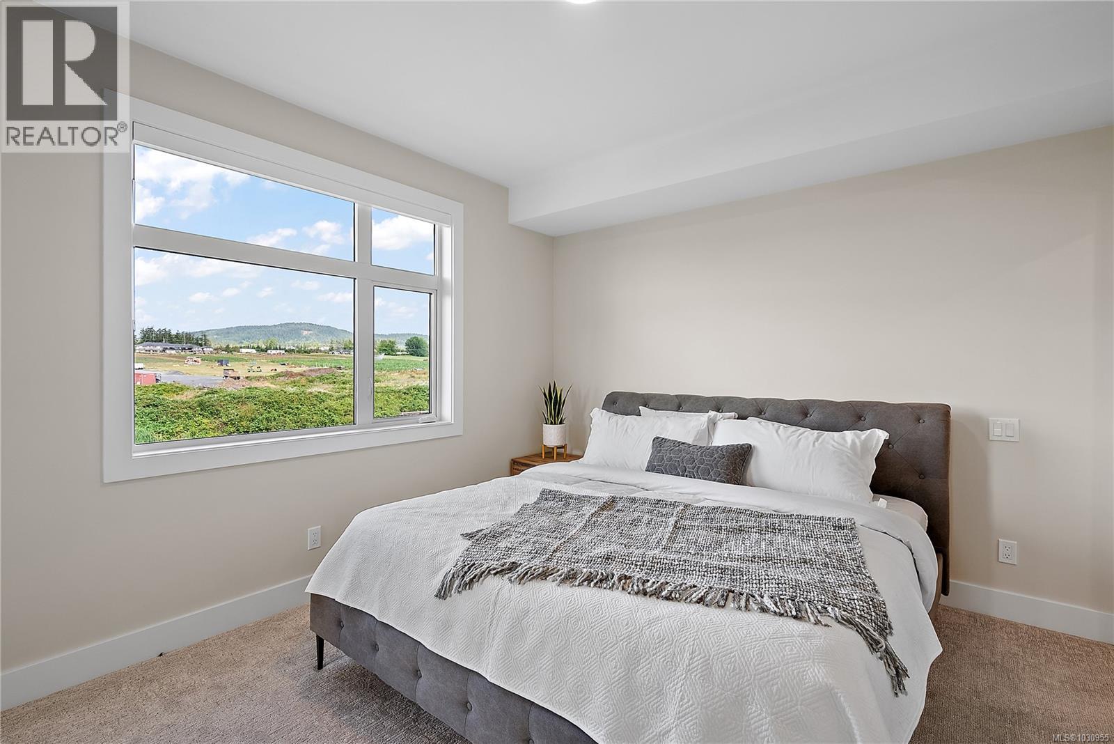 #308 2520 HACKETT CRES - 18