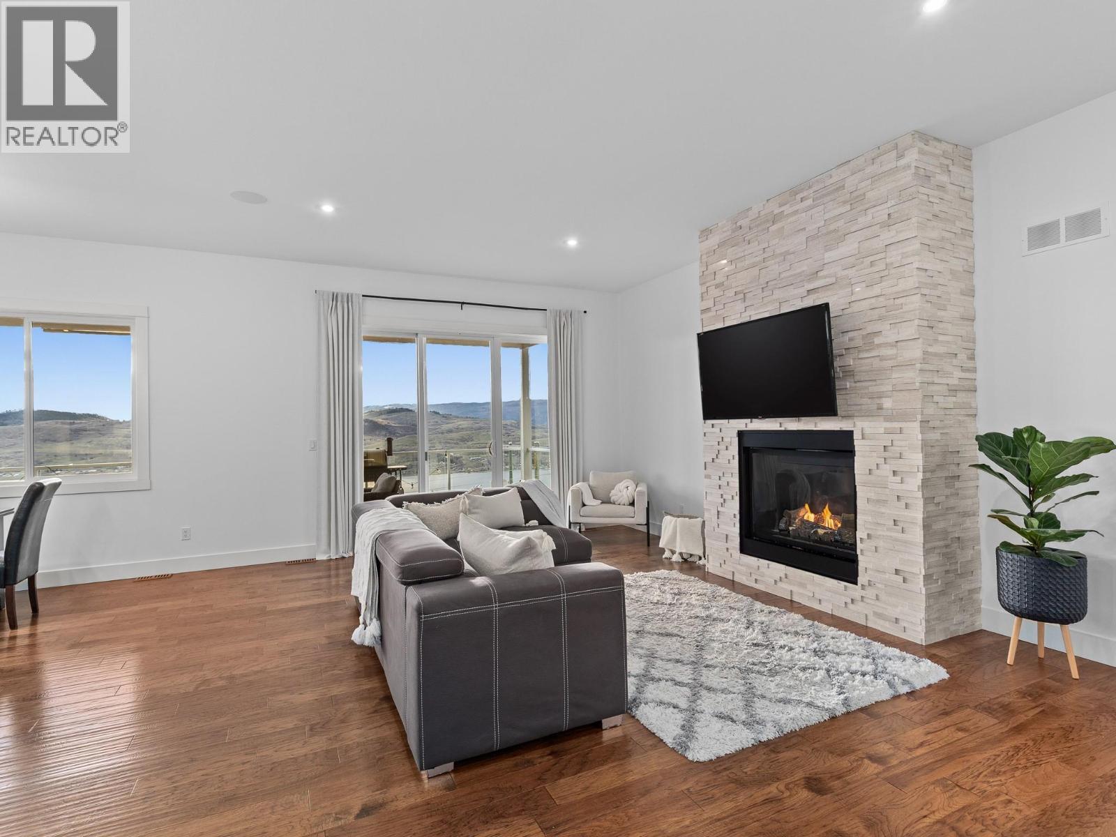  6666 Blackcomb Way, Vernon