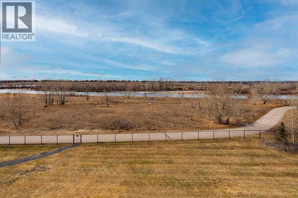 
          131 Quarry Way Southeast
            <br/>
            <span>Calgary</span>
            , 
            <span>AB</span>
             <span>T2C5L7</span>
         - Photo 30