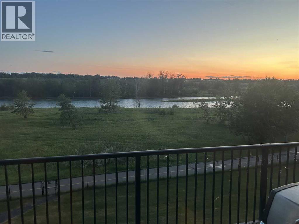 
          131 Quarry Way Southeast
            <br/>
            <span>Calgary</span>
            , 
            <span>AB</span>
             <span>T2C5L7</span>
         - Photo 31