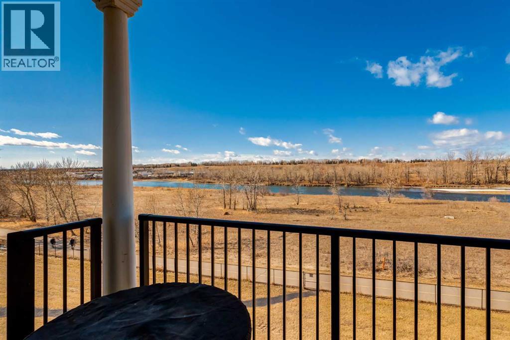 
          131 Quarry Way Southeast
            <br/>
            <span>Calgary</span>
            , 
            <span>AB</span>
             <span>T2C5L7</span>
         - Photo 29