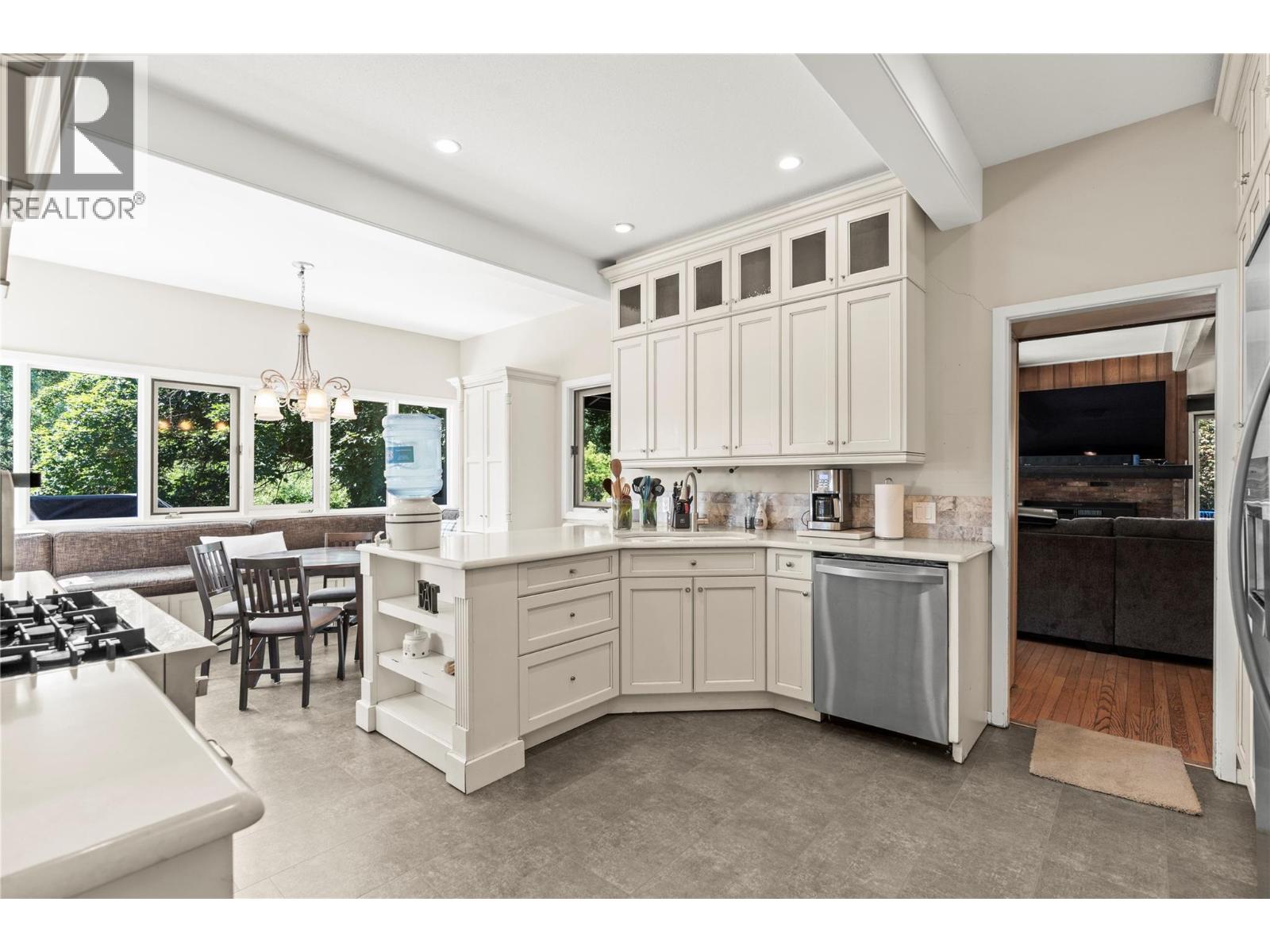 1451 Mountview Road - 20