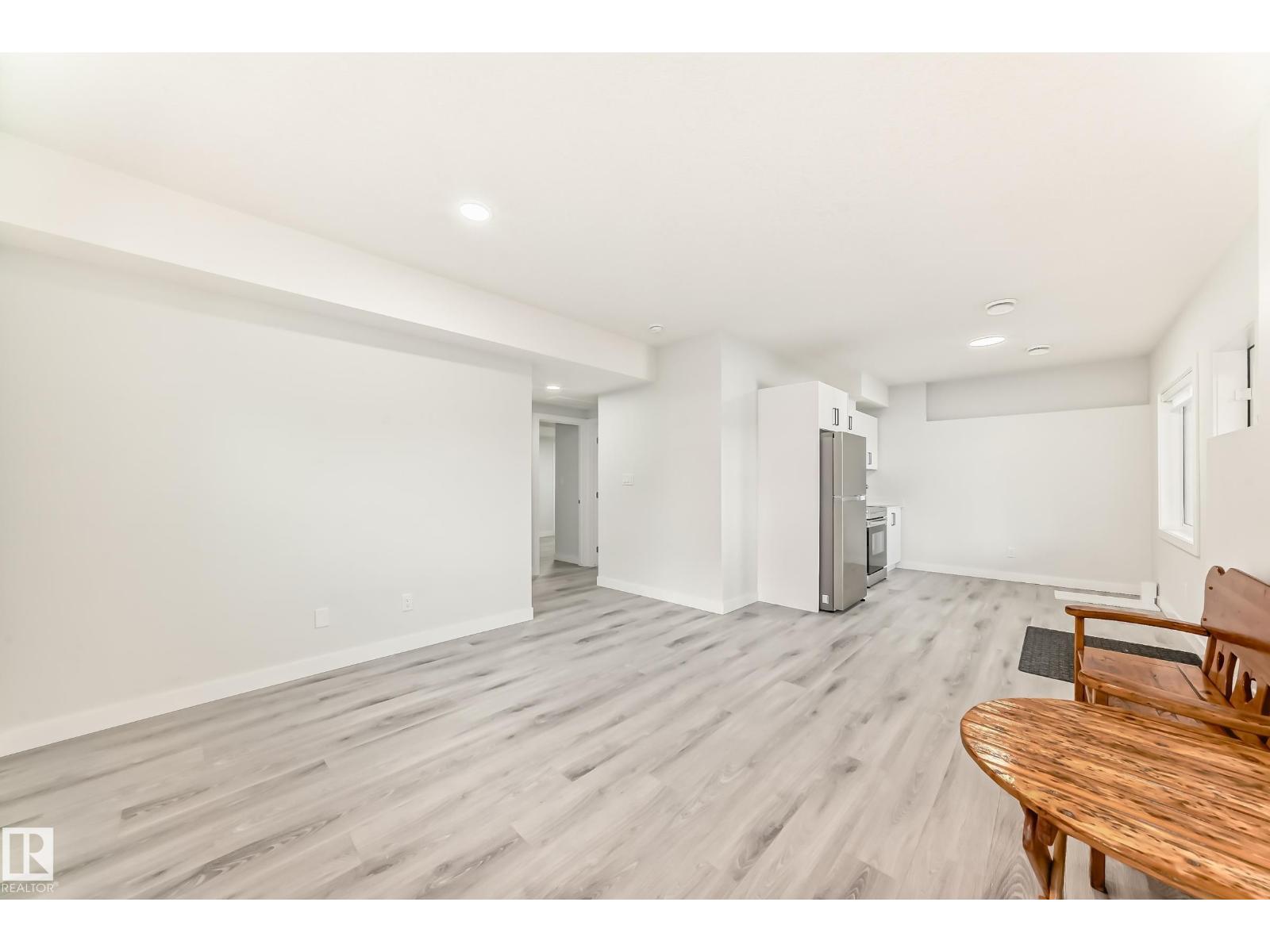 4509 170A AV NW - 48