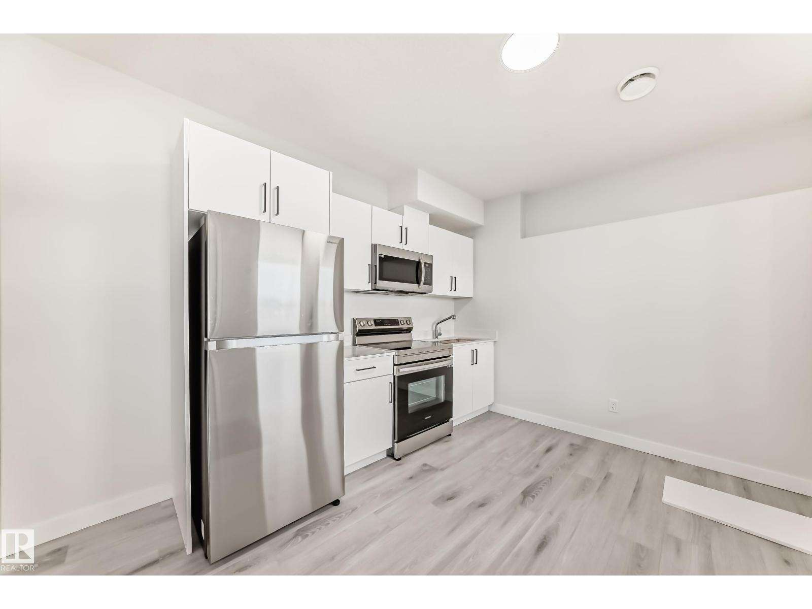4509 170A AV NW - 50