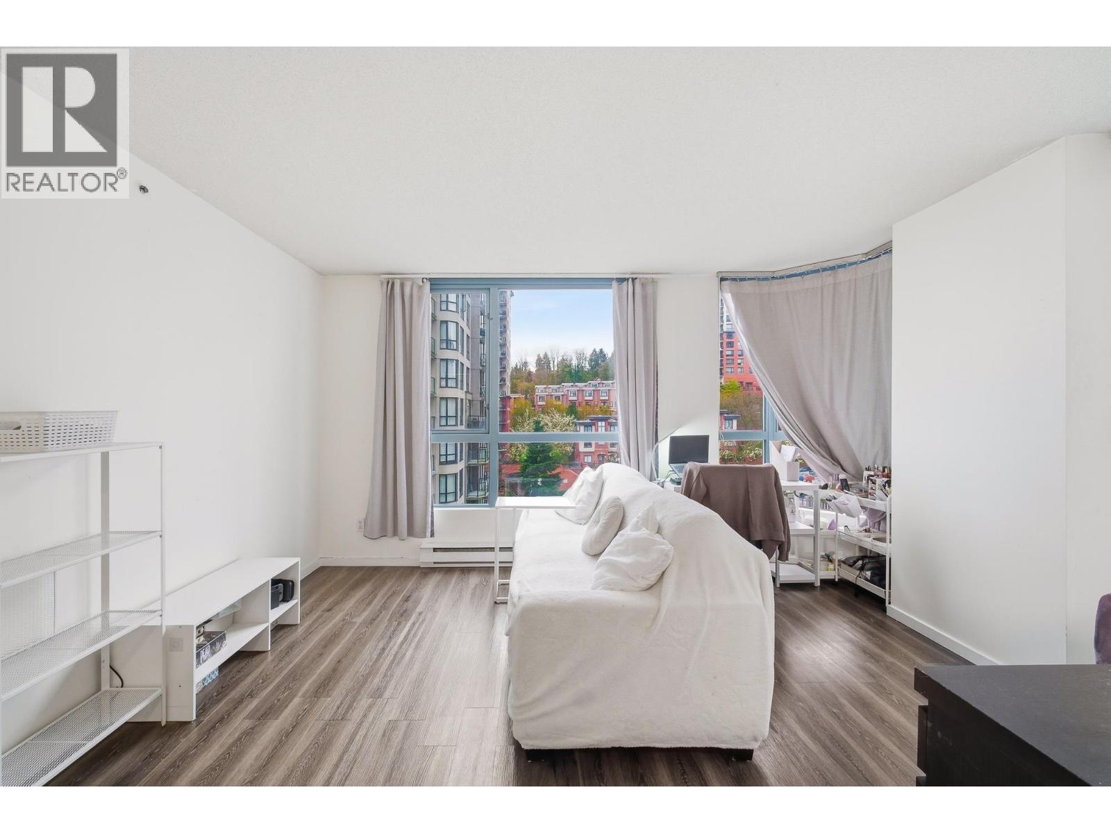 603 828 AGNES STREET, New Westminster