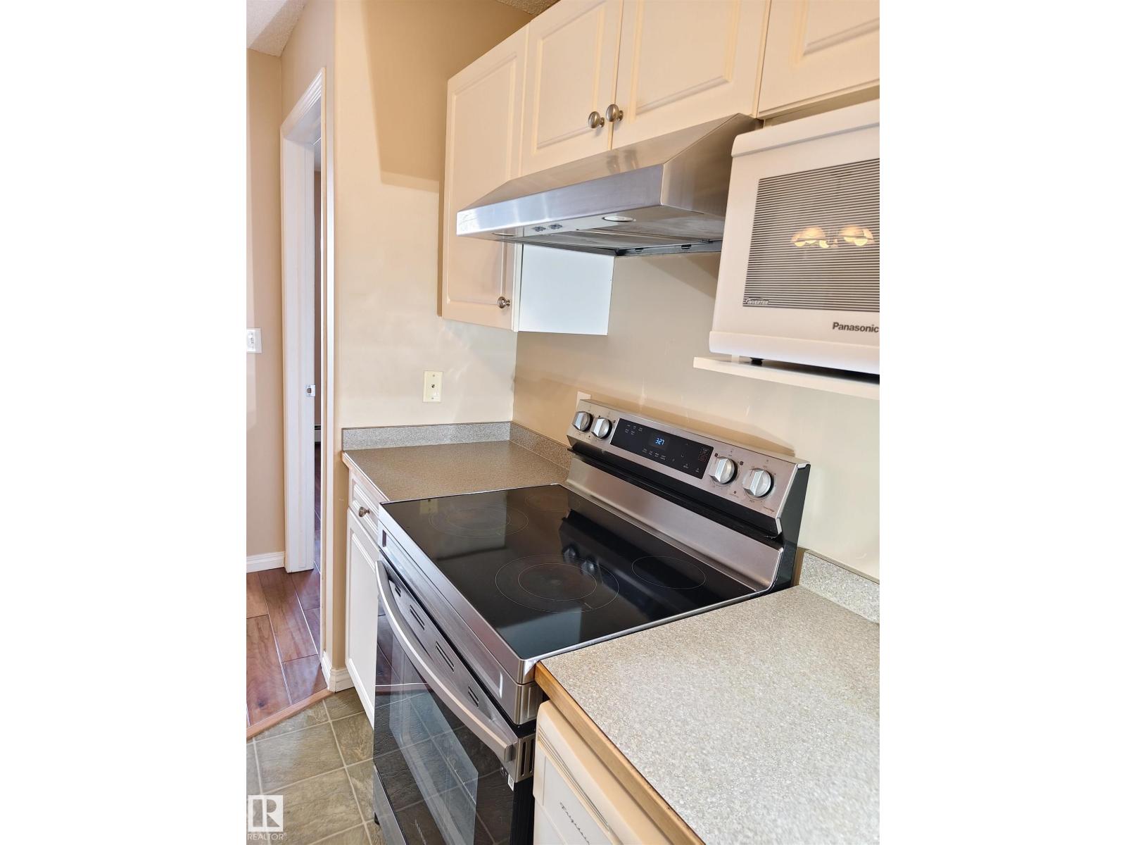 #209 7511 171 ST NW NW, Edmonton