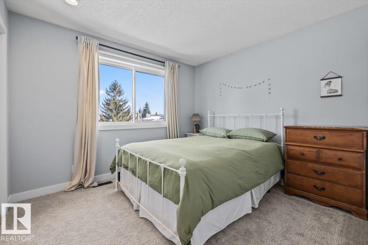 11427 35 AV NW, Edmonton