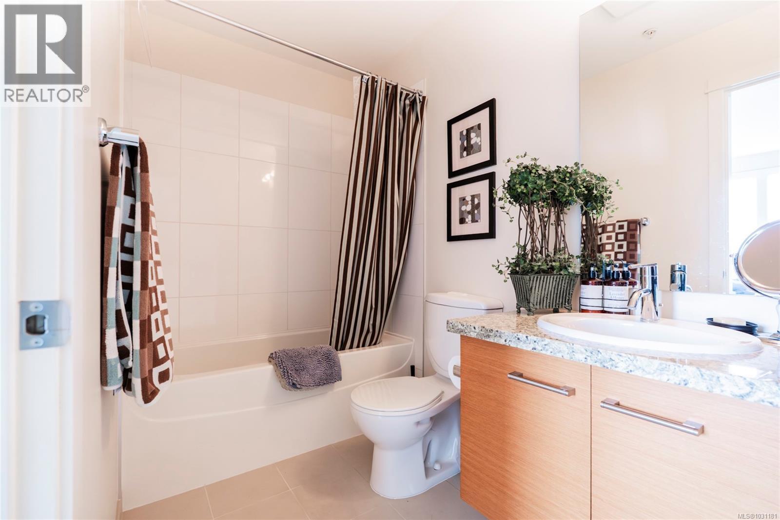 #12 38 FRONT ST - 35