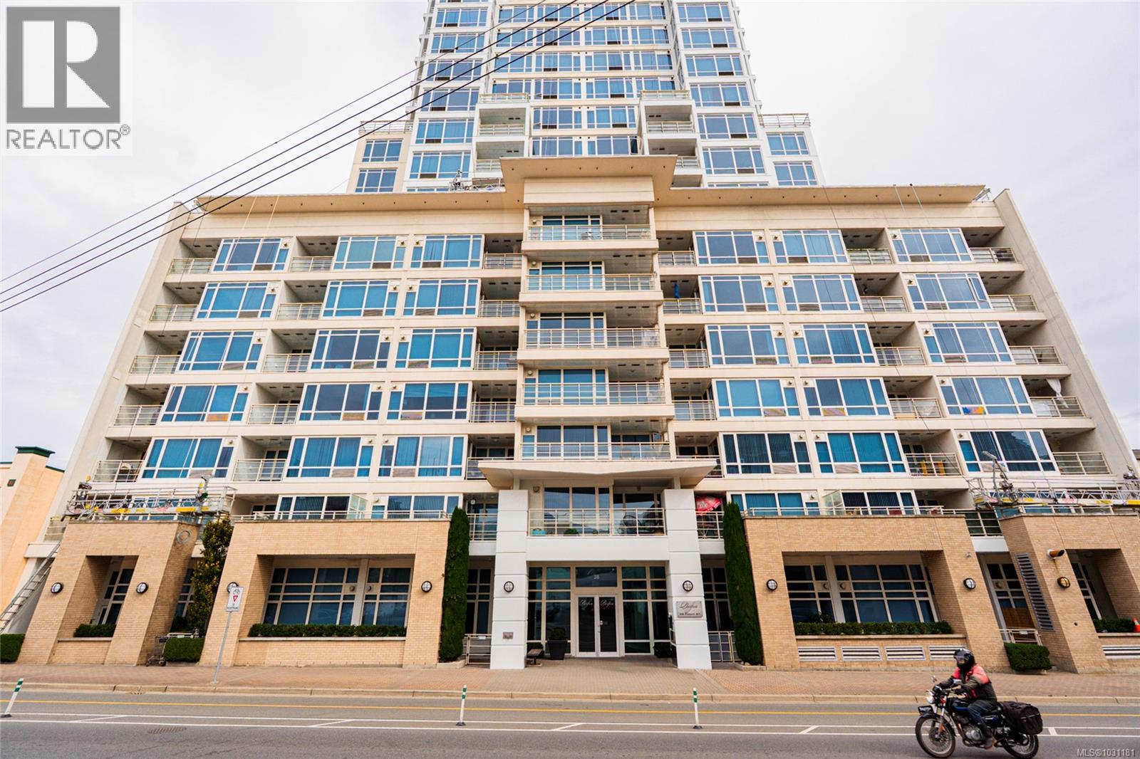 #12 38 Front St - 46