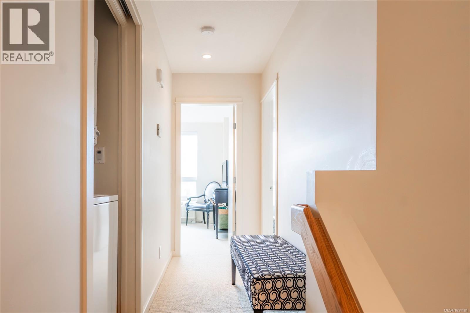 #12 38 FRONT ST - 24