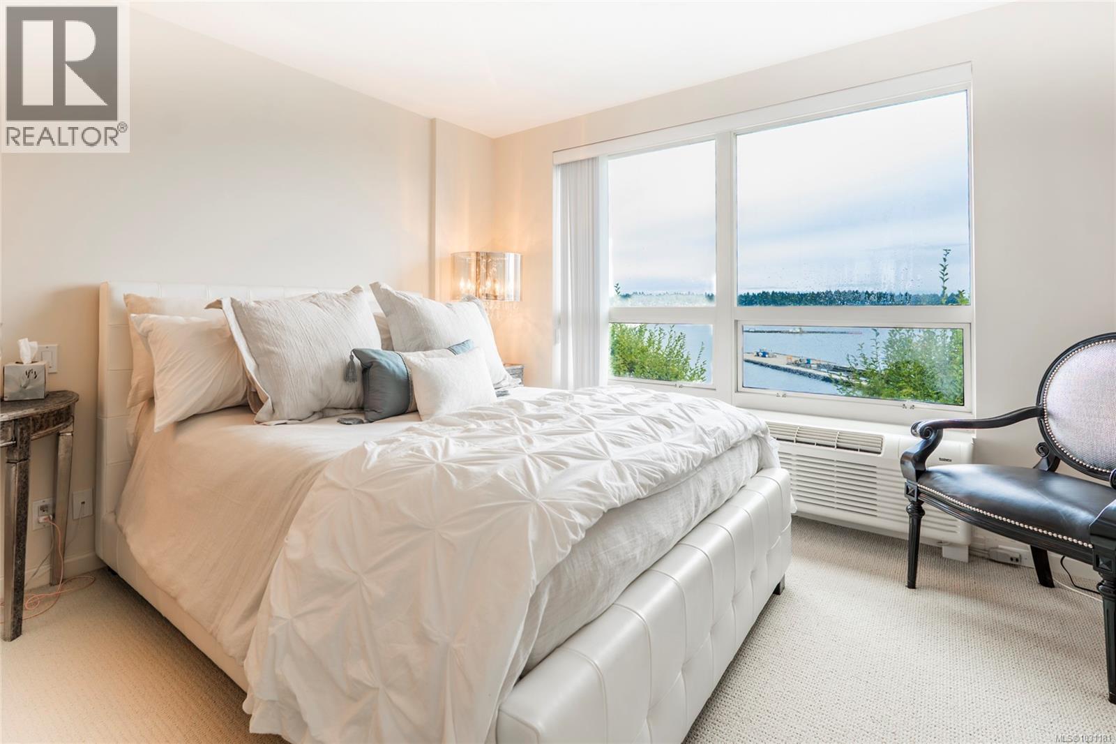 #12 38 FRONT ST - 28