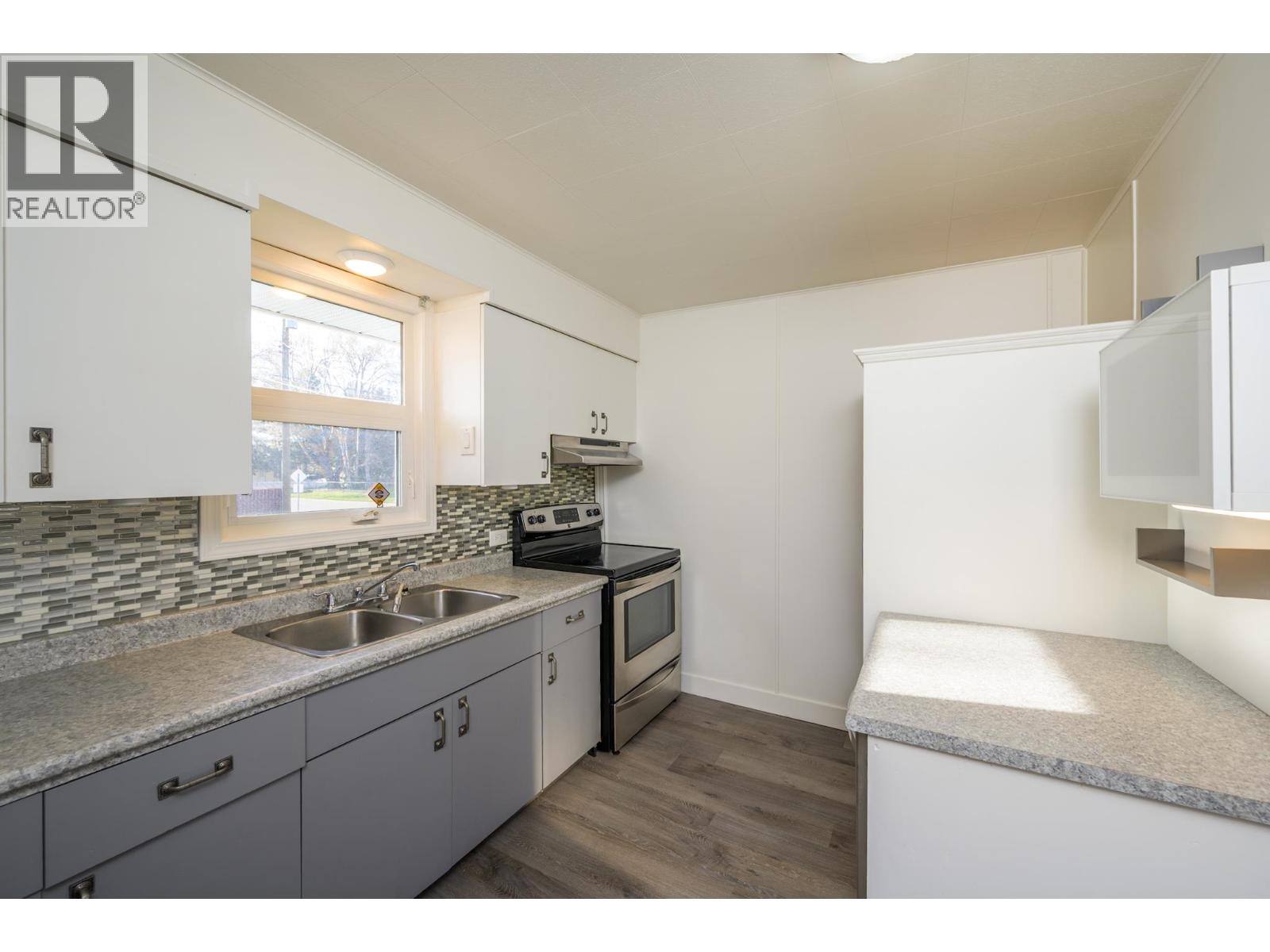 309 WAINWRIGHT STREET - 11