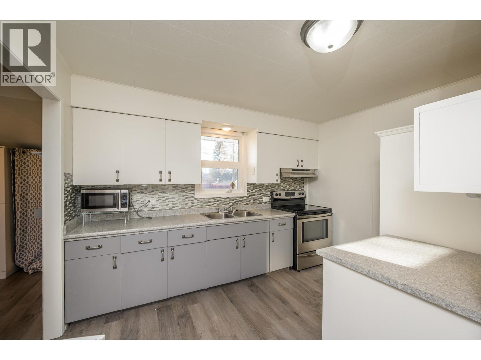 309 WAINWRIGHT STREET - 12