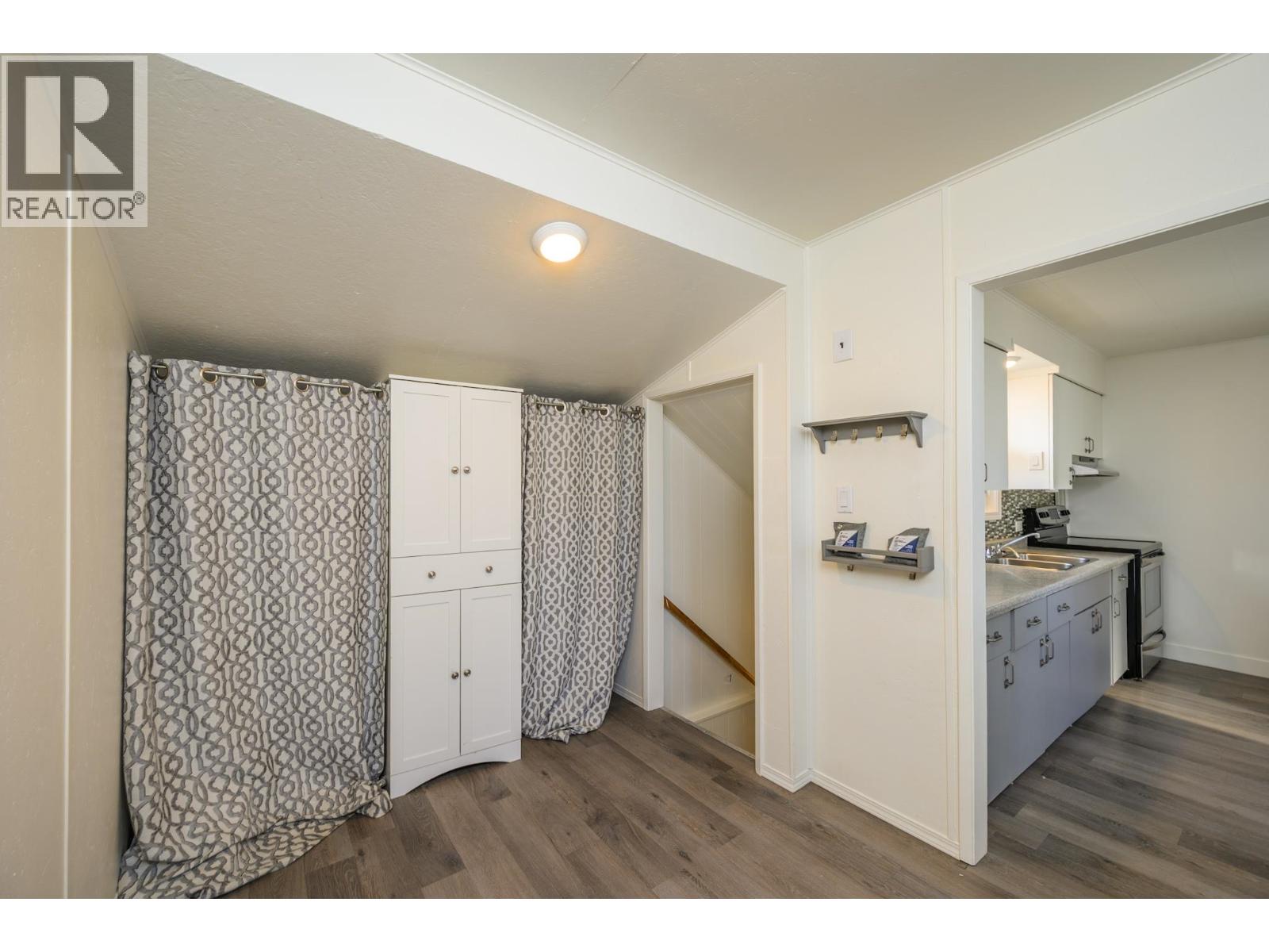 309 WAINWRIGHT STREET - 9