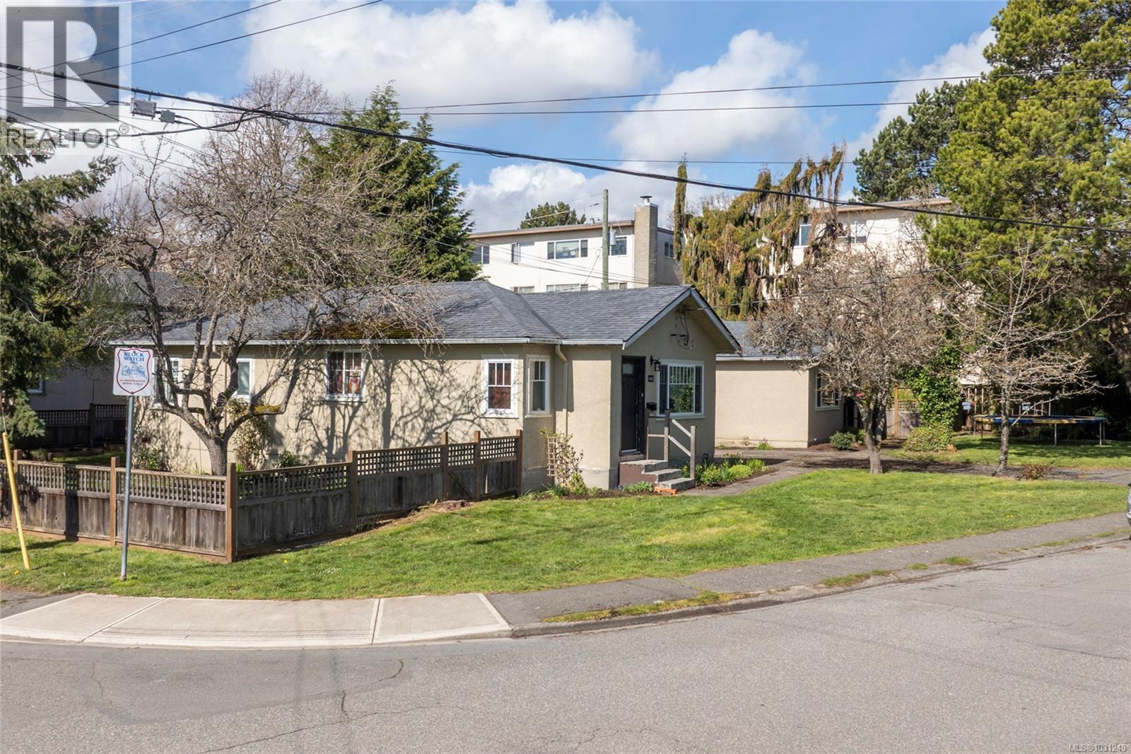 2442/2462 Eastdowne Rd - 1