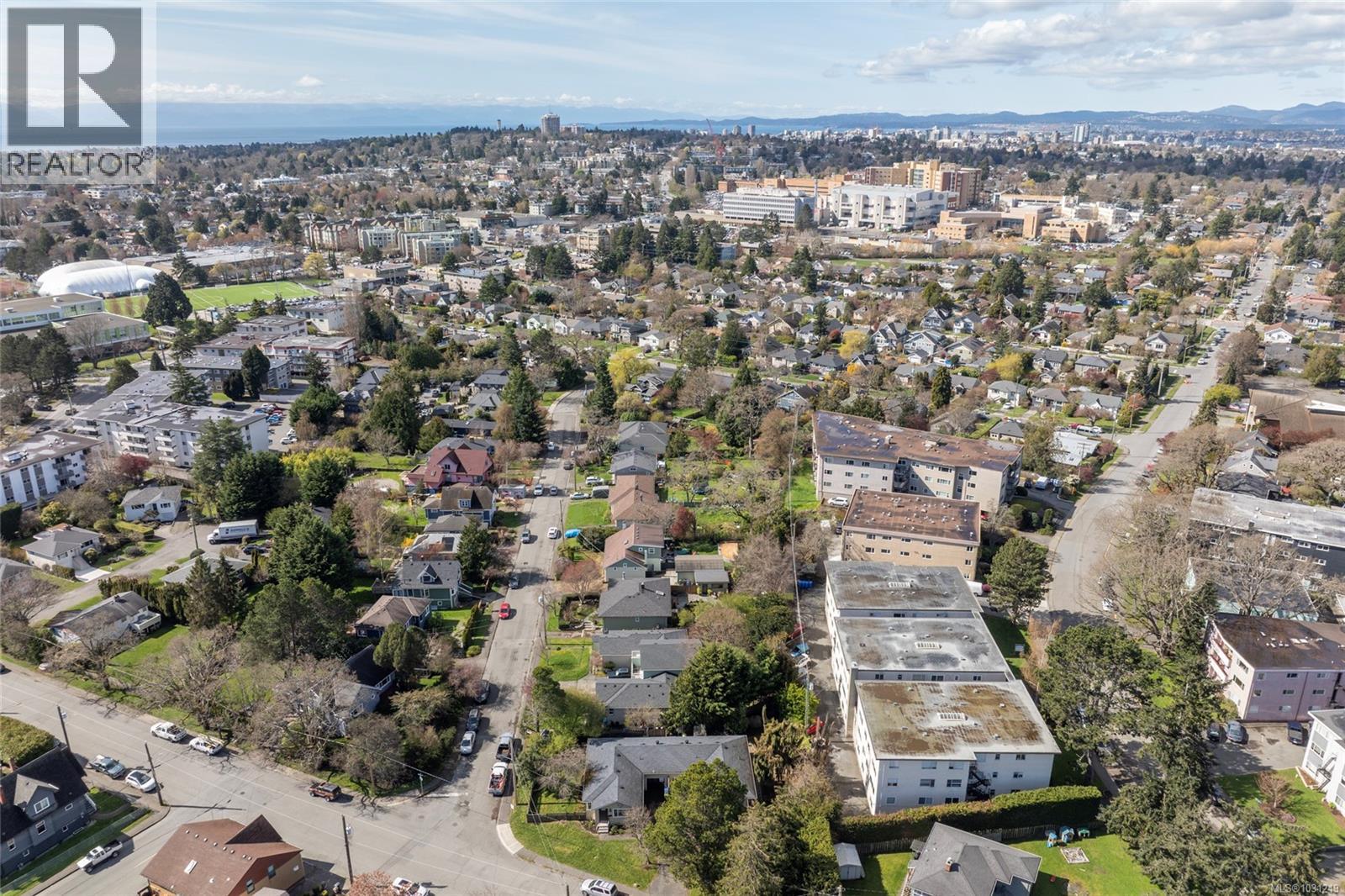  2442/2462 Eastdowne Road, Oak Bay