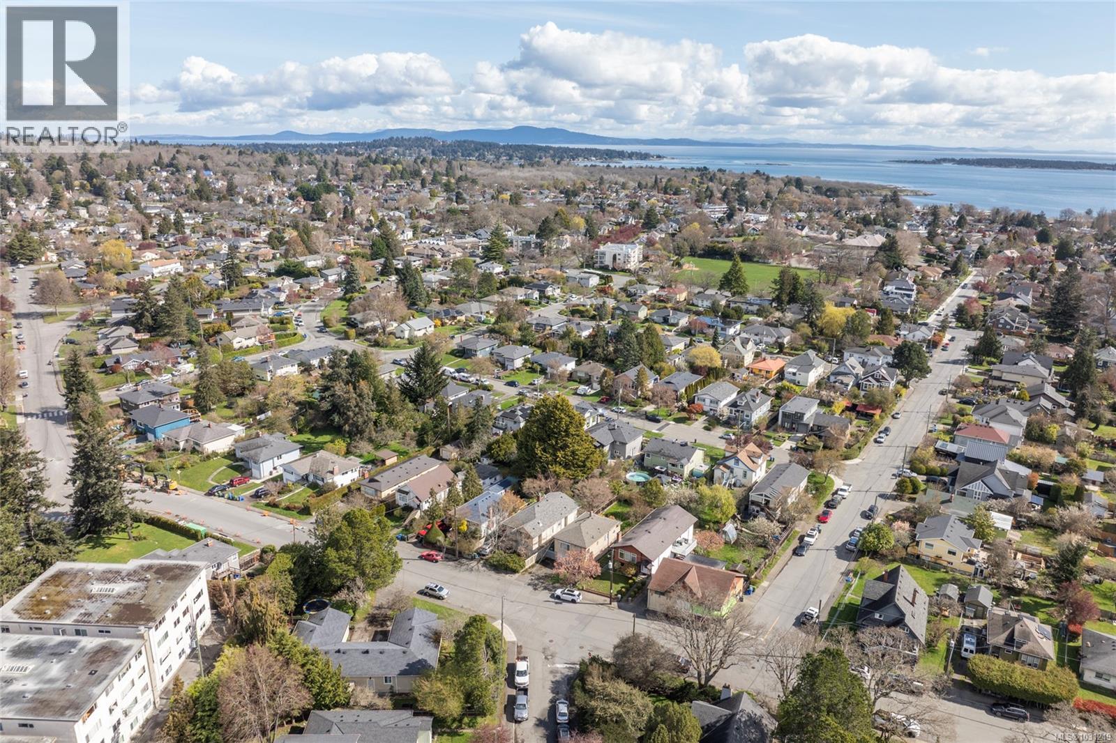  2442/2462 Eastdowne Road, Oak Bay