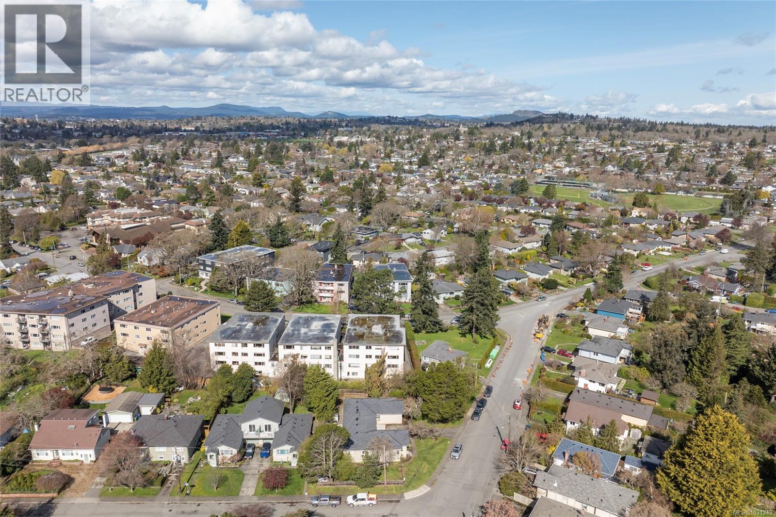  2442/2462 Eastdowne Road, Oak Bay