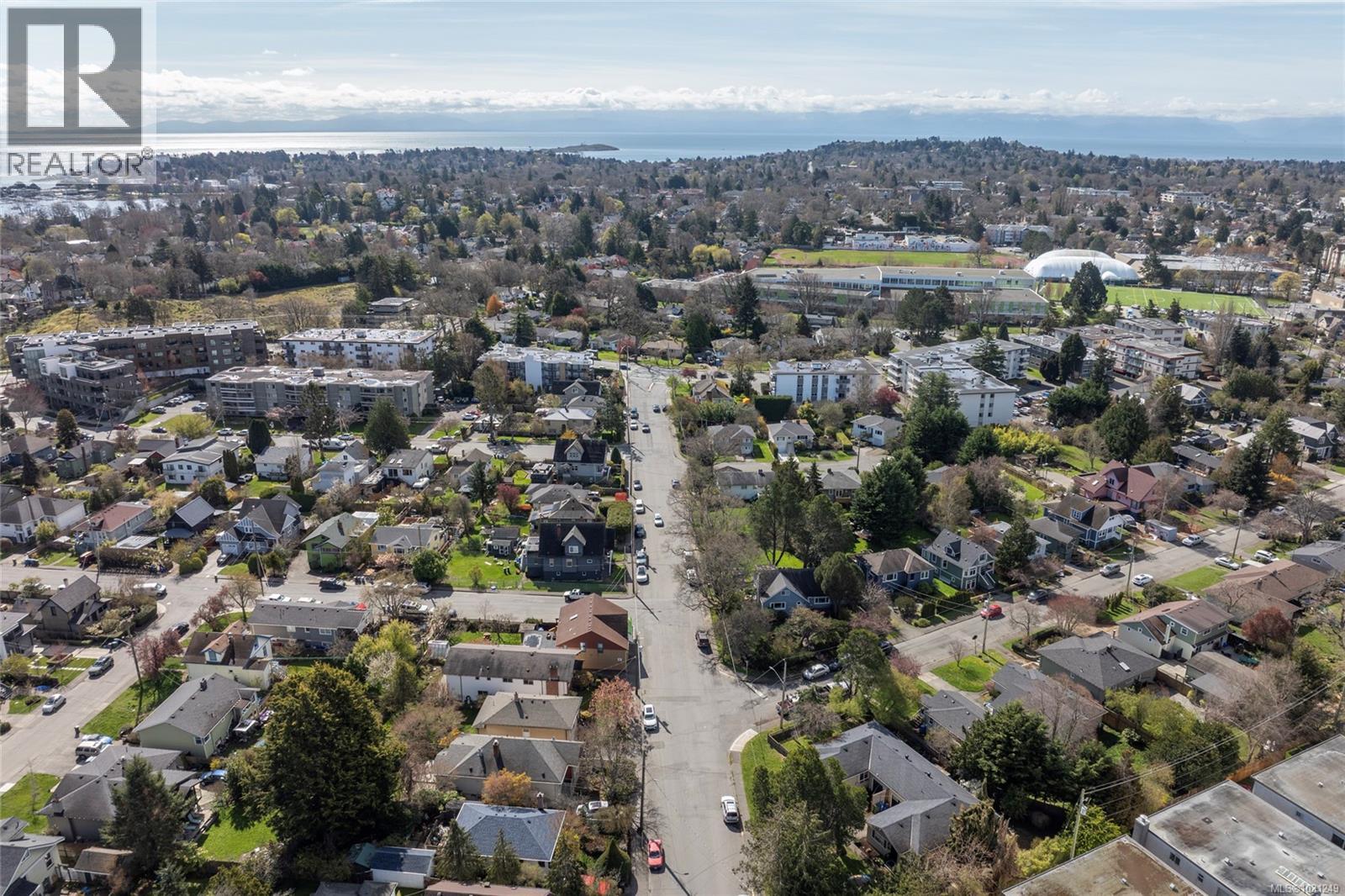  2442/2462 Eastdowne Road, Oak Bay