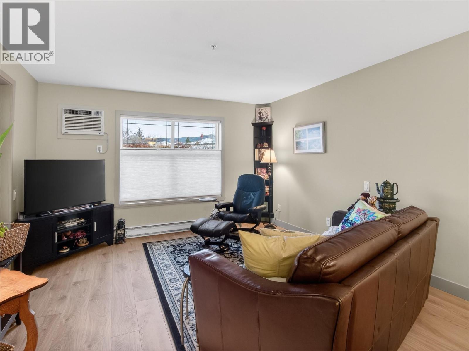 #109 515 HOUGHTON ROAD - 14