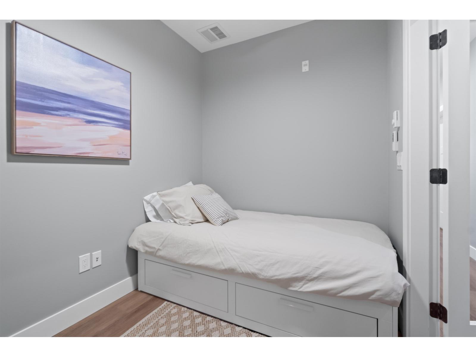 106 470 ESPLANADE AVENUE, Harrison Hot Springs, Harrison Hot Springs