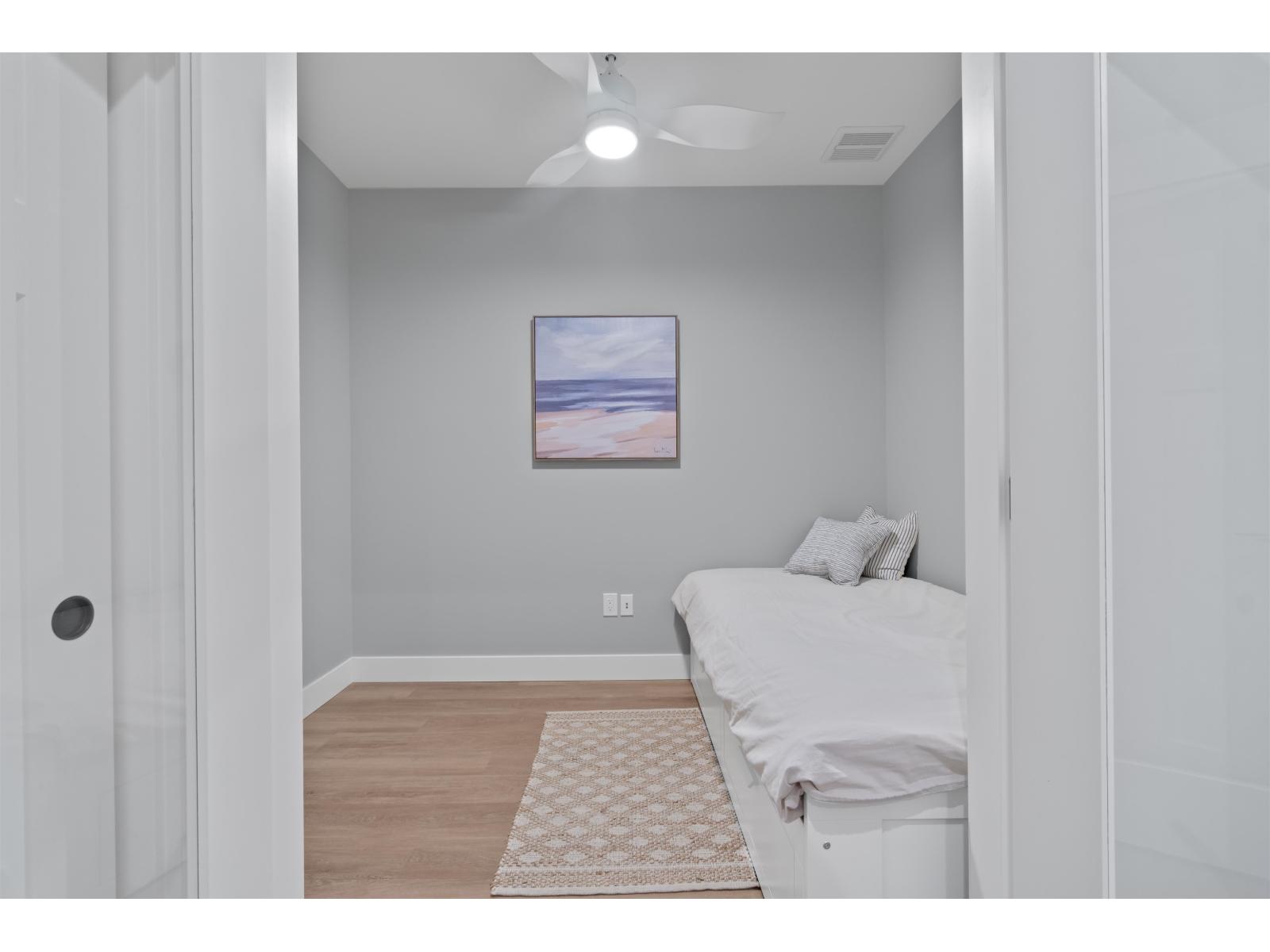 106 470 ESPLANADE AVENUE, Harrison Hot Springs, Harrison Hot Springs