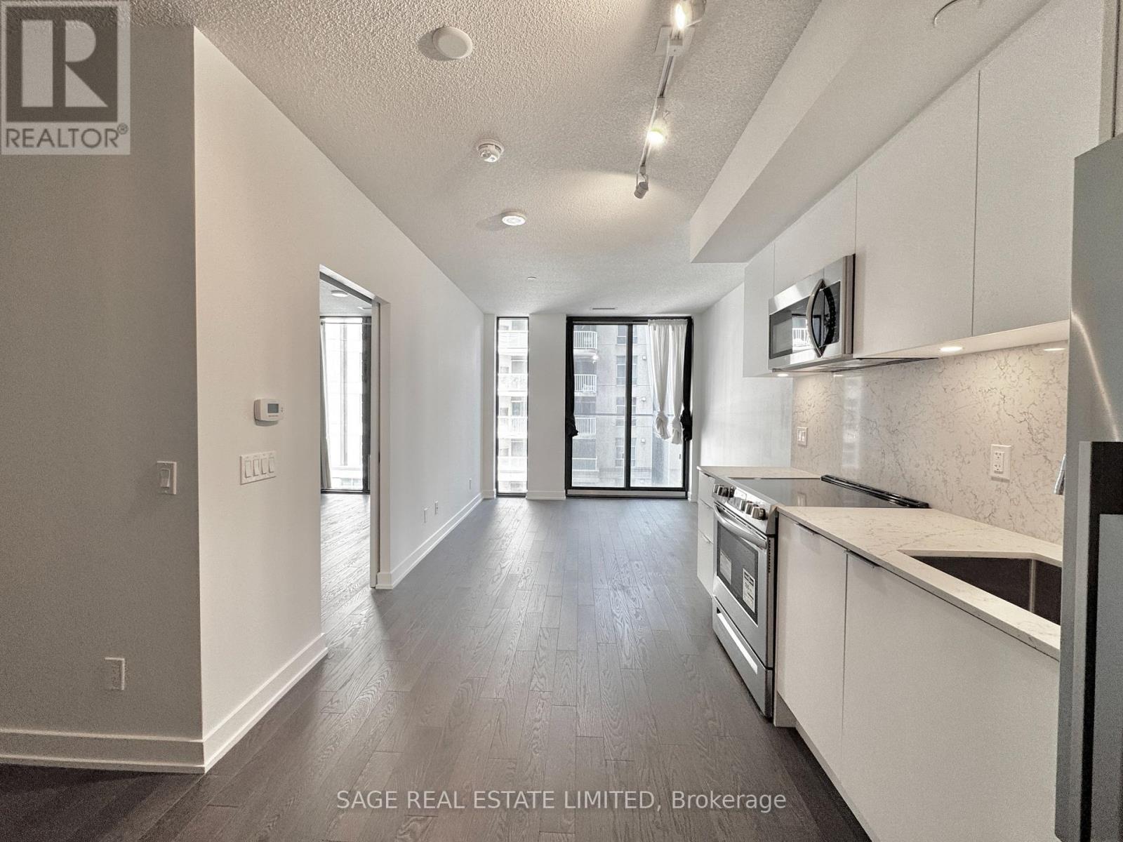 417 - 25 RICHMOND STREET E