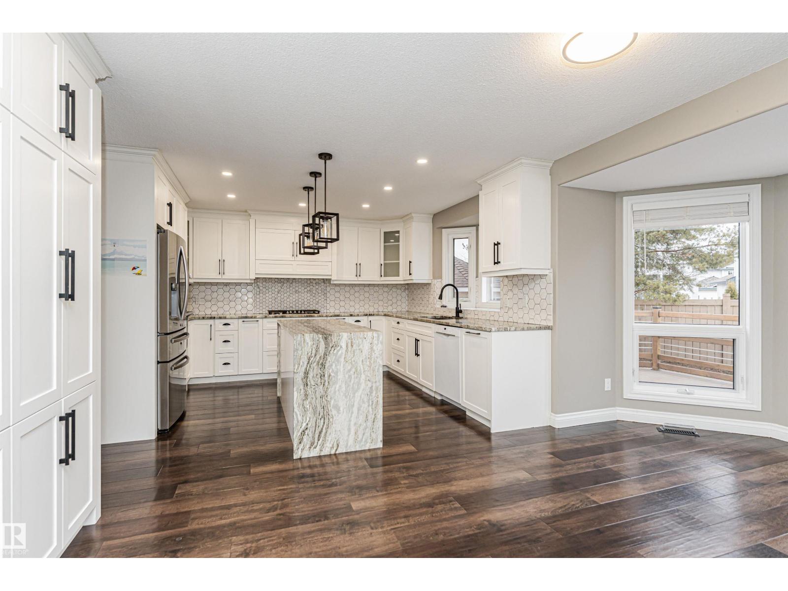 1213 115A ST NW, Edmonton