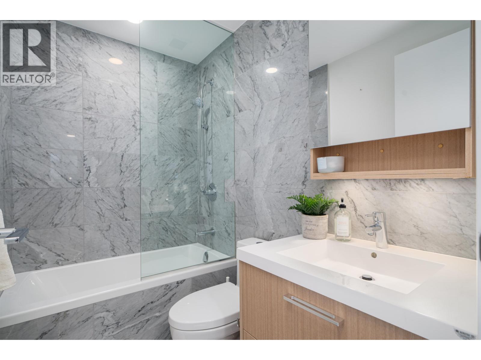 319 5580 NO. 3 ROAD, Richmond