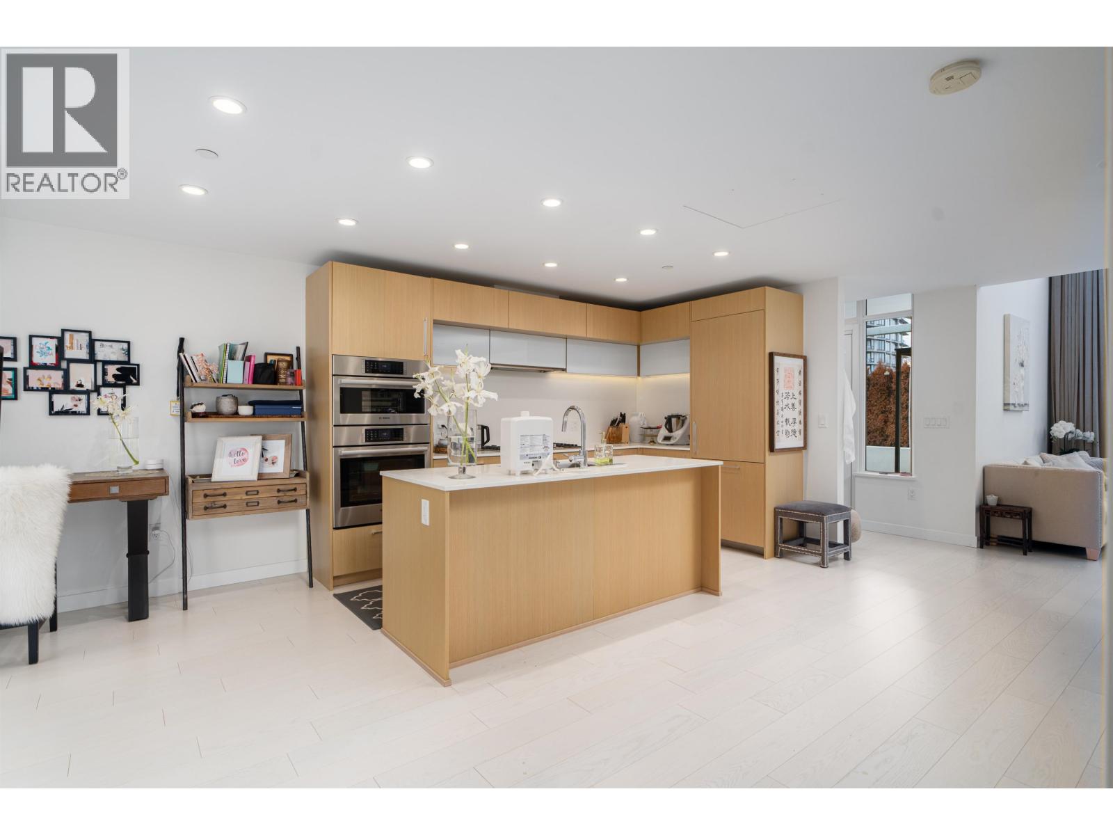 319 5580 NO. 3 ROAD, Richmond