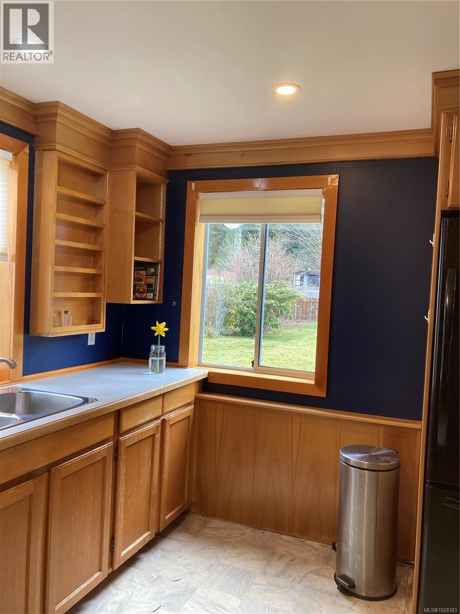 147 Maquinna Ave - 14