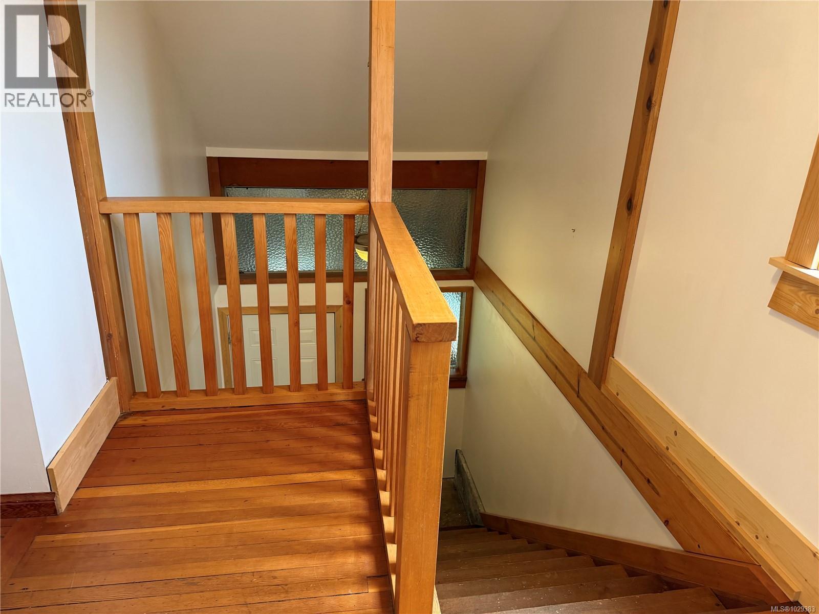 147 Maquinna Ave - 20
