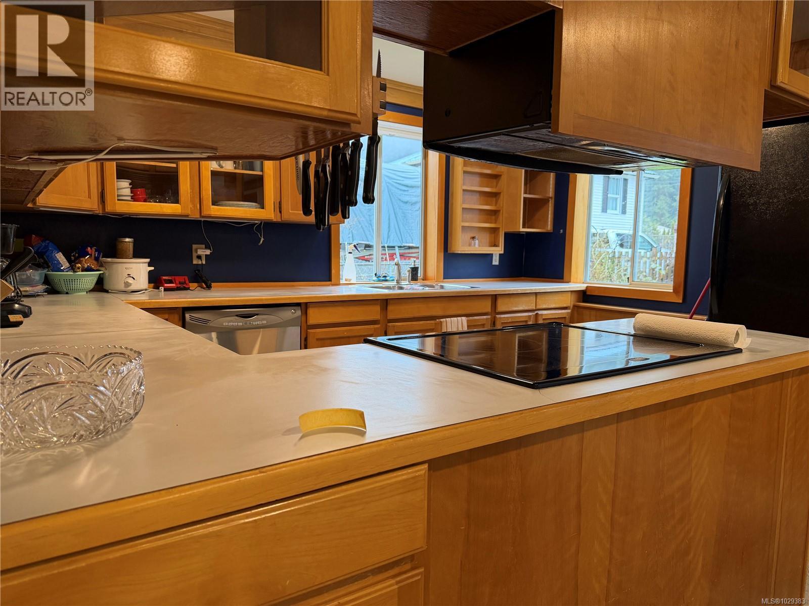 147 Maquinna Ave - 11