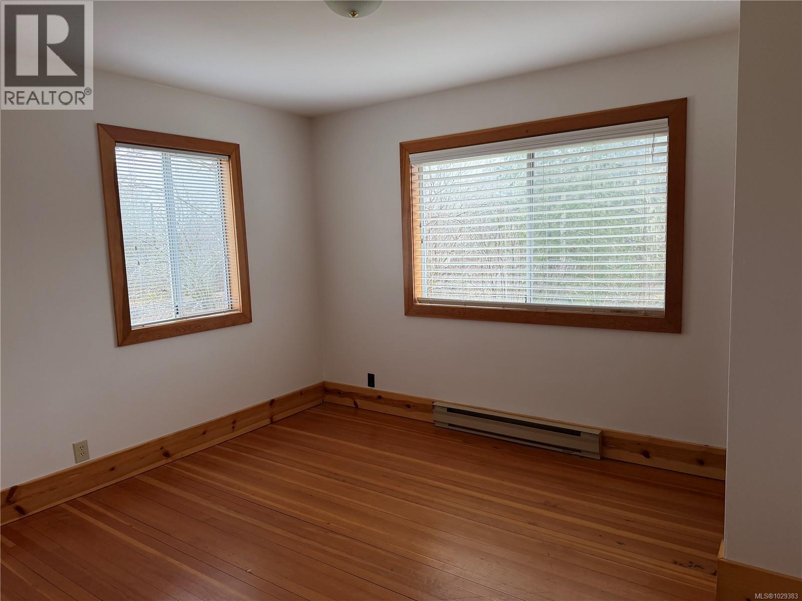 147 Maquinna Ave - 25